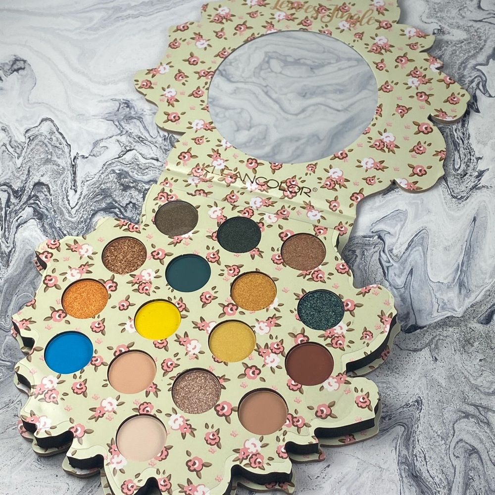 LEAVES JINGLE 16 SHADOW PALETTE